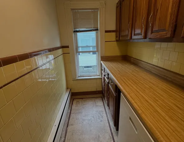 Galley Kitchen and Apartment Refresh in Gulfport, photo 14 of 17